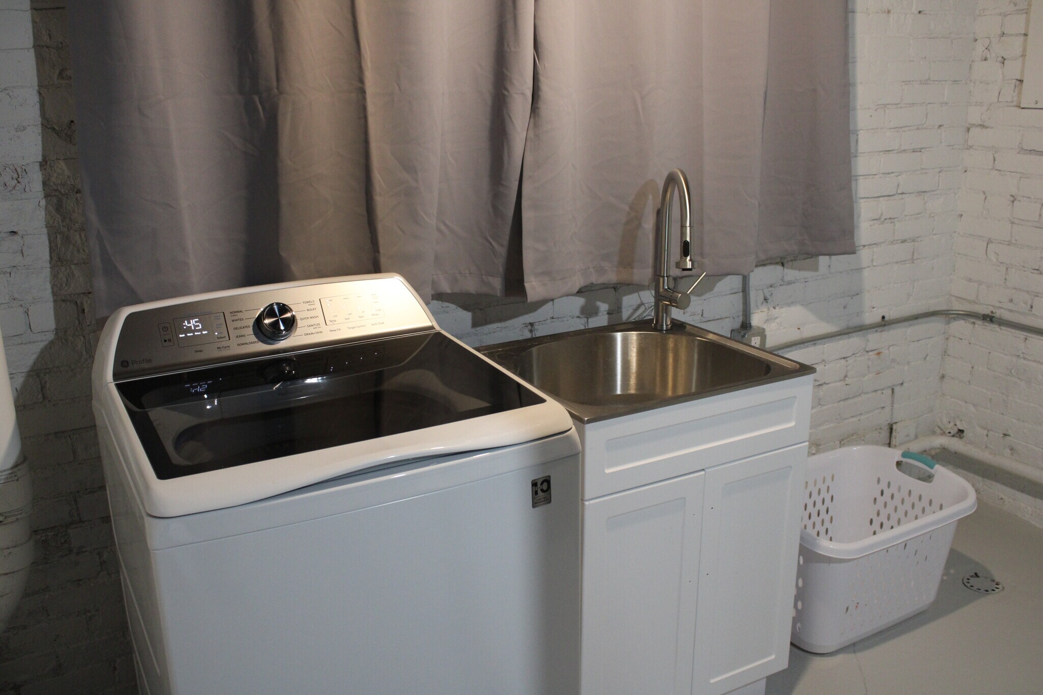 Building Photo - 298 Josephine St