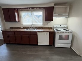 Building Photo - 33 Howard St