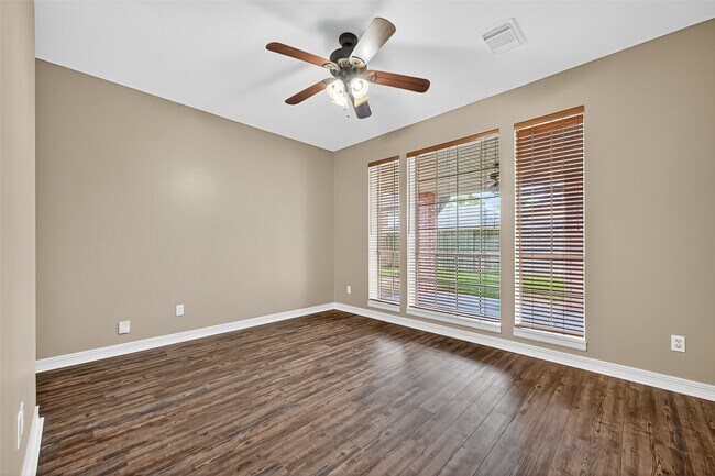 Building Photo - 3111 Shiloh Dr