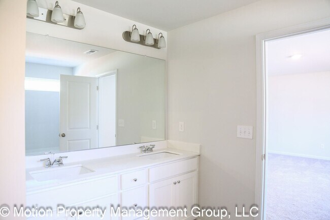 Building Photo - 19 Springwood Ln