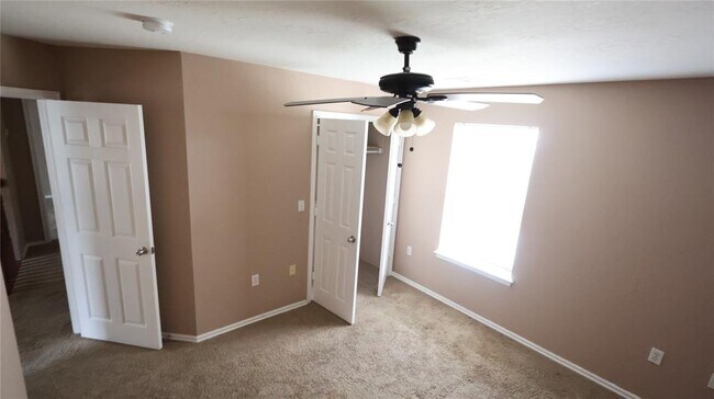 Building Photo - 847 Rambling Oaks Dr