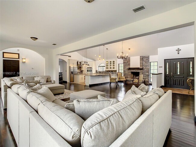 Building Photo - 2261 Mariner Cove