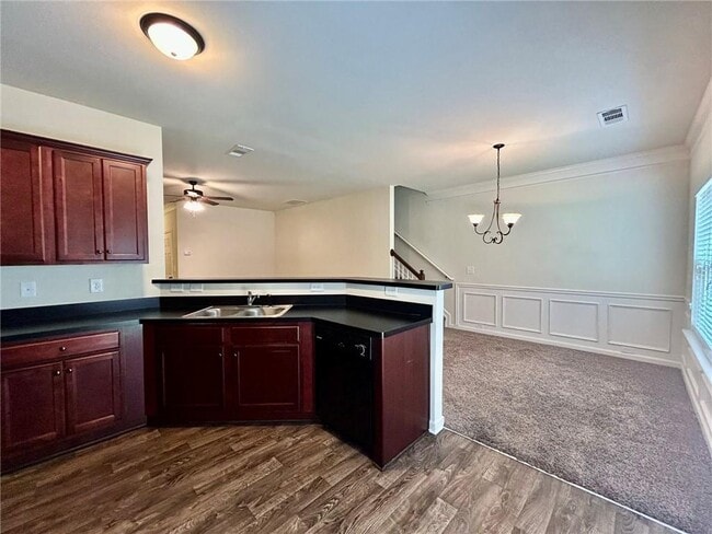 Building Photo - 664 Oakside Pl