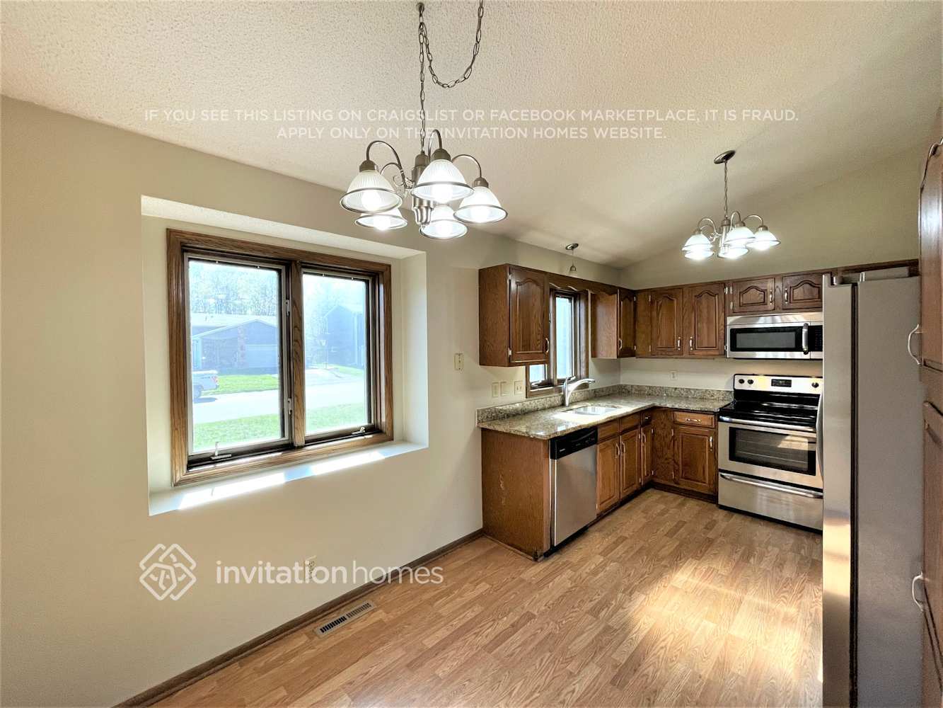 Building Photo - 1609 Lakewood Dr N