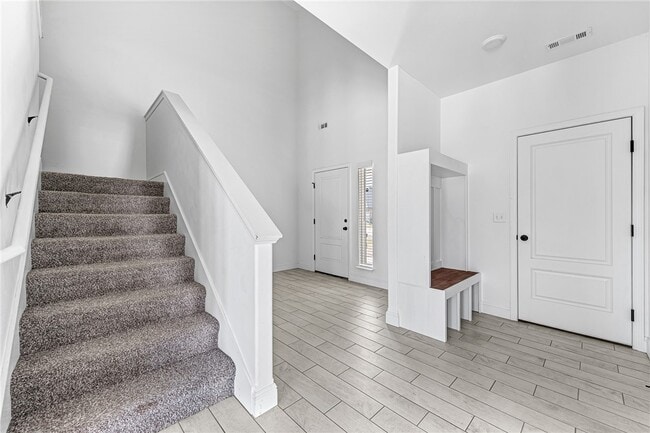 Building Photo - 2070 Wildflower Dr