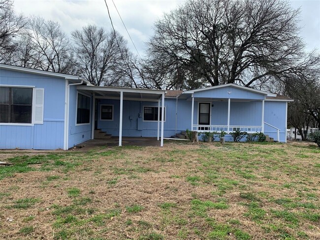 Building Photo - 201 Big Chief Dr