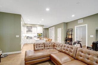 Building Photo - 635 Slaters Ln
