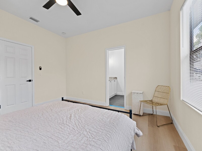 Building Photo - 1514 E 26th Ave