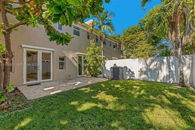 Building Photo - 13909 SW 86th Ct