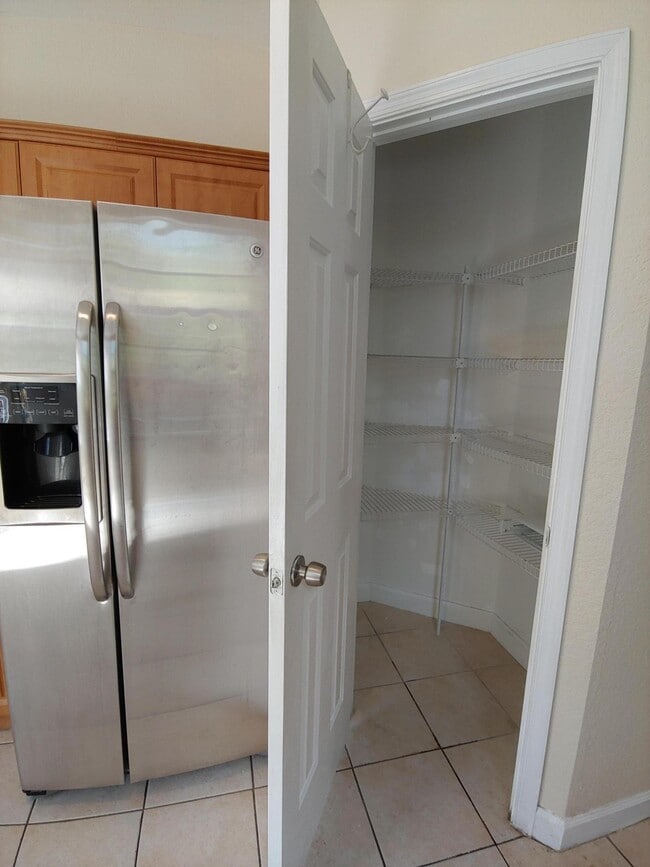 Building Photo - 3106 Shoma Dr