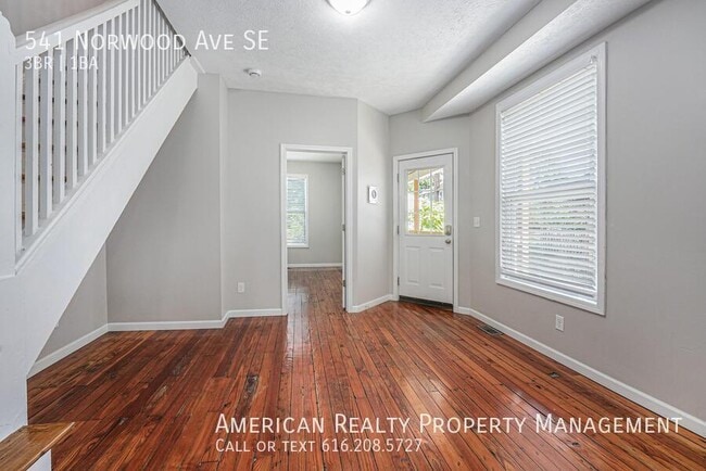 Building Photo - 541 Norwood Ave SE