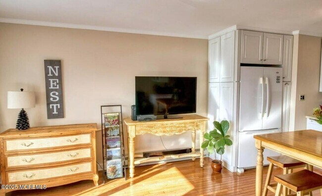 Building Photo - 5 Ocean Ave N