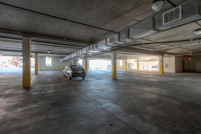 Building Photo - 210 30th Ave N