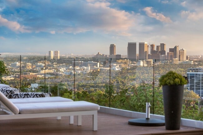 Building Photo - 1439 Devlin Dr