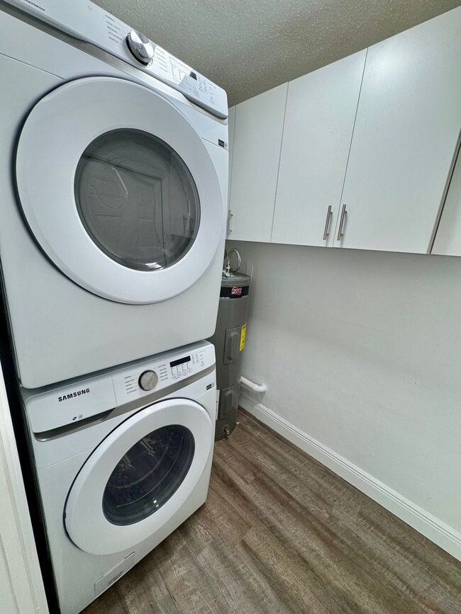 Building Photo - ROISMAN, AVRAHAM M TRSTEE ETAL - 100 SW 9 St