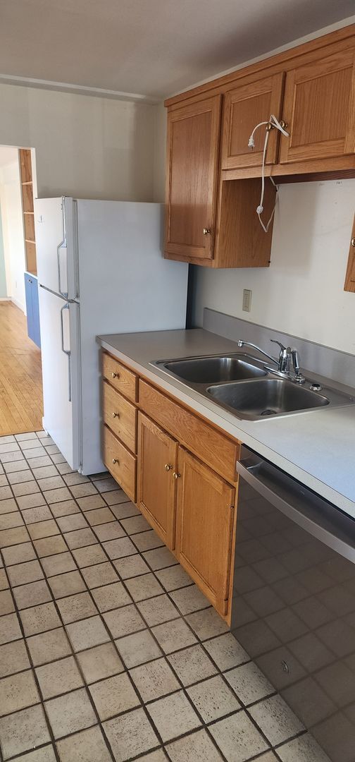 Building Photo - Bath Starboard