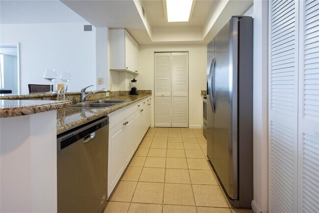 Building Photo - 19501 W Country Club Dr