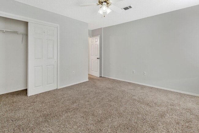 Building Photo - 1828 Sod Dr