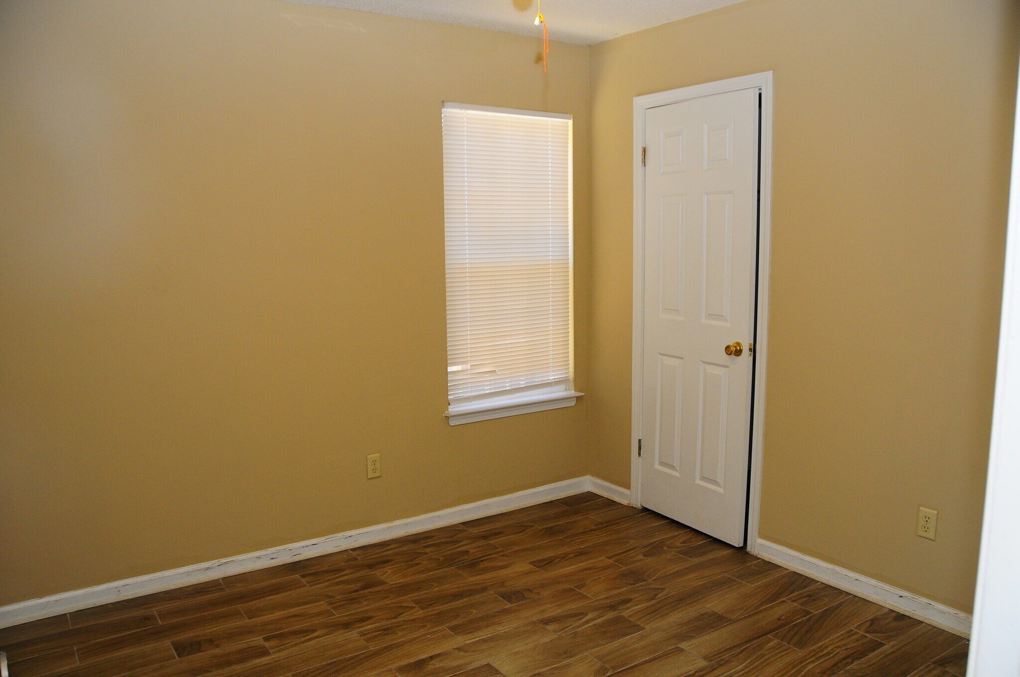 Guest Room - 6899 Lagrange Cir S