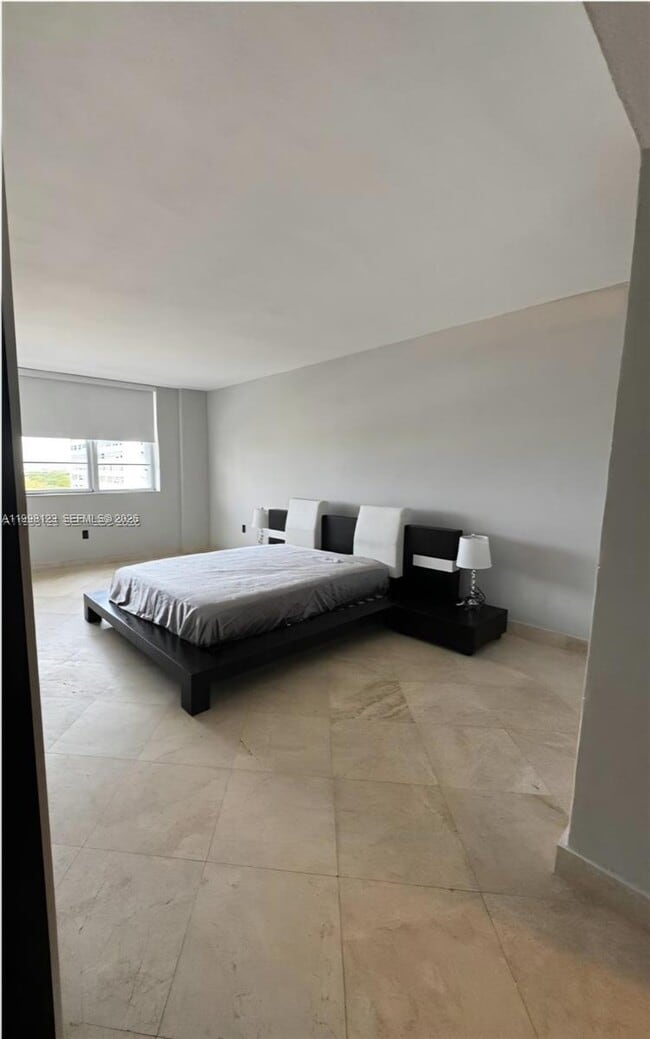 Building Photo - 5825 Collins Ave