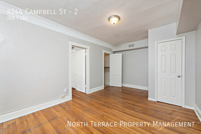 Building Photo - Charming Historic 2-Bedroom in South Hyde ...