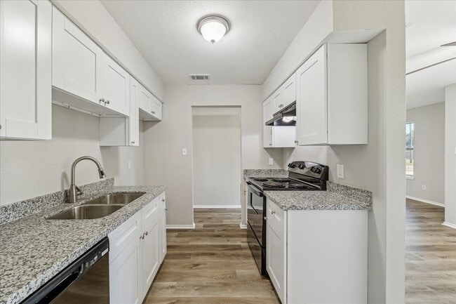 Building Photo - 6022 Meadowbrook