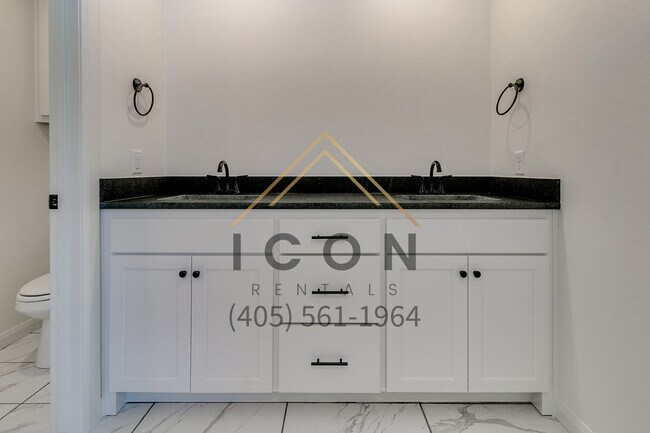 Building Photo - 8429 Stonewood Dr