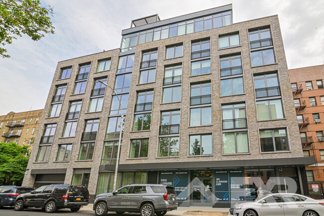Building Photo - 160 Clarkson Ave