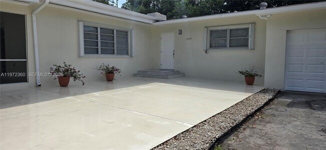 Building Photo - 6500 SW 82nd Ave