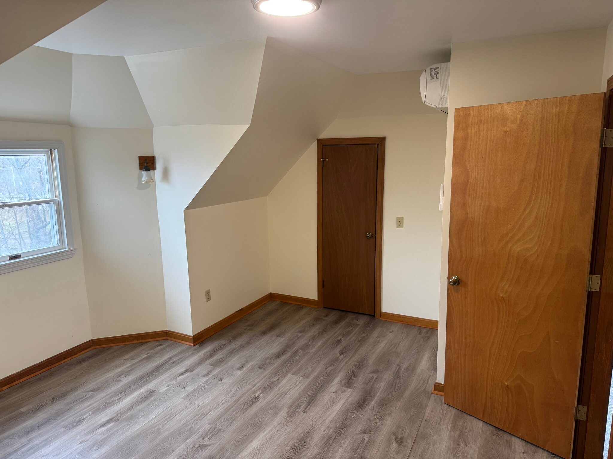 Building Photo - 340 Granite Hill Rd