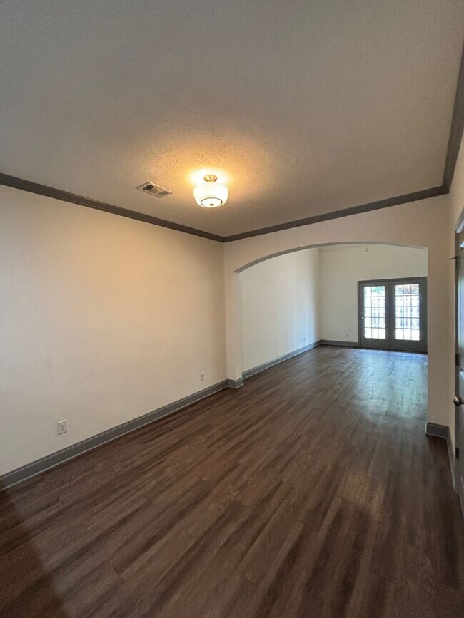 Building Photo - 703 Buddy Ct