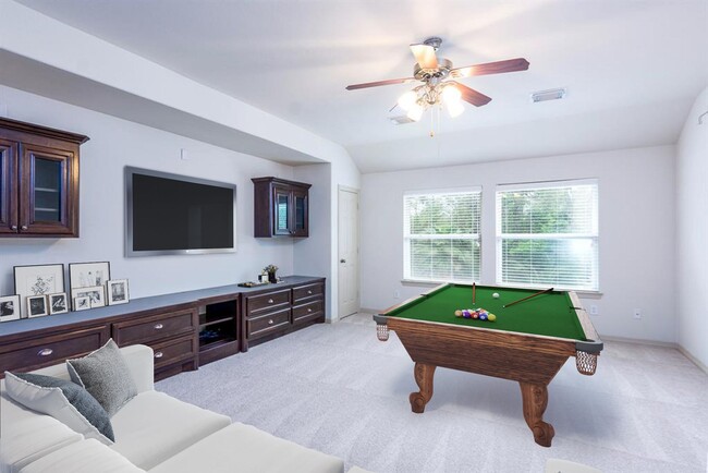 Building Photo - 62 S Longsford Cir