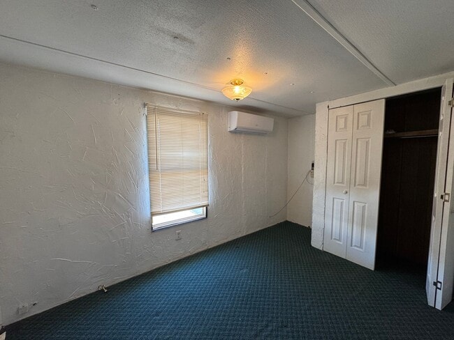 Building Photo - 5119 Mesa Dr