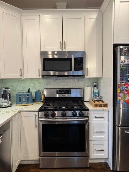 Building Photo - 94 Park Ave