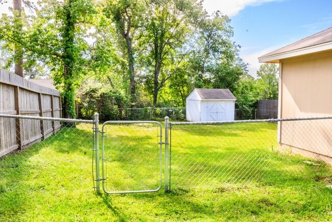 Building Photo - 9550 Thousand Oaks Loop