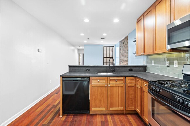 Building Photo - 508 Grand St