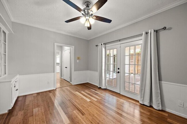 Building Photo - 627 Chadbourne Ct
