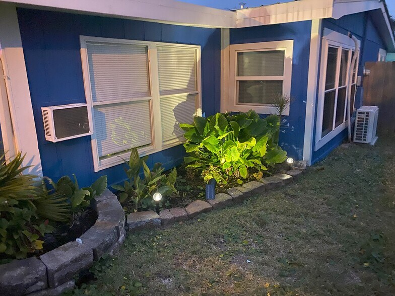 Building Photo - 314 Jasmine Pl