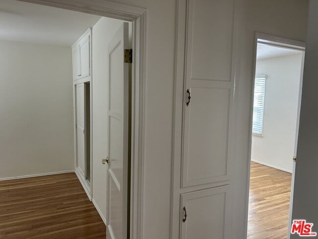 Building Photo - 5355 Rhea Ave