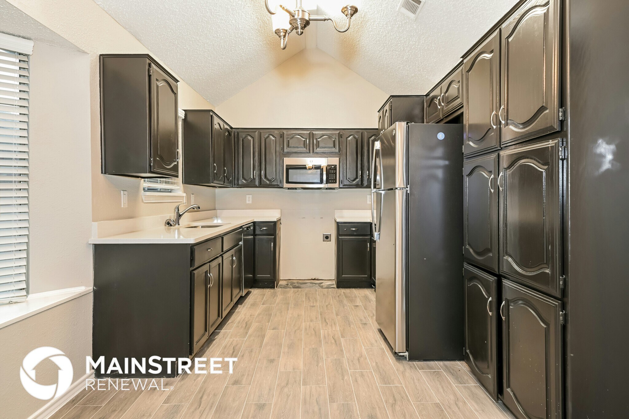 Building Photo - 1450 Cromwell Ct