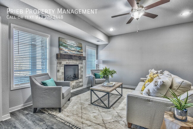 Building Photo - 12307 S Chelsea St