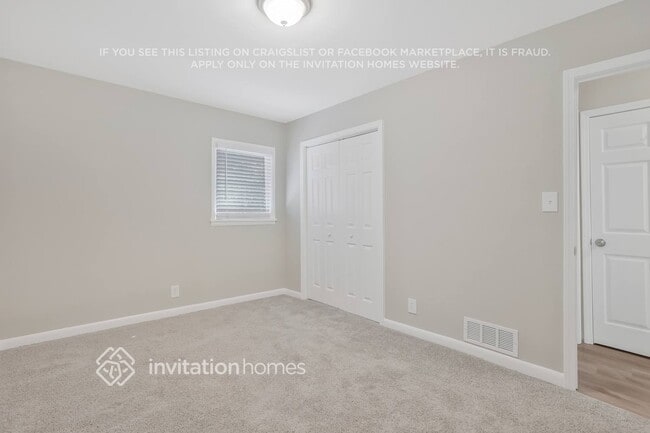 Building Photo - 544 Oakside Dr SW