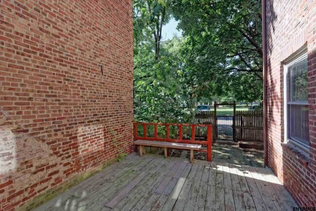 Building Photo - 90 Madison Ave