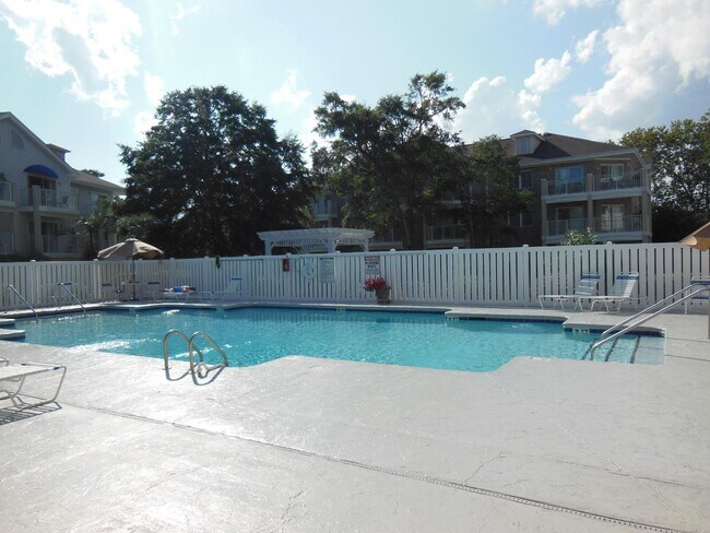 Building Photo - 908 Resort Cir