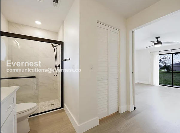 Building Photo - 1304 SE 11th St