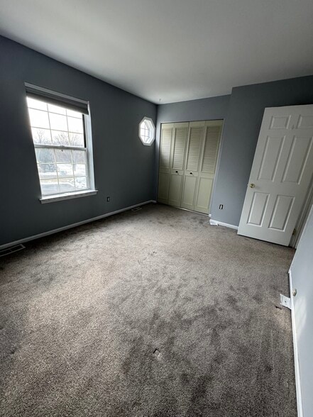 Building Photo - 180 Leedom Way