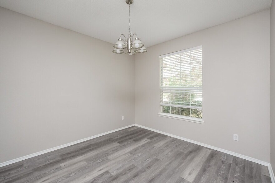 Building Photo - 2104 Aster Trail