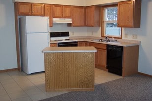 Building Photo - 521 Kozarek Ave