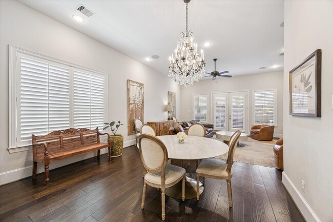 Building Photo - 4415 Marina St