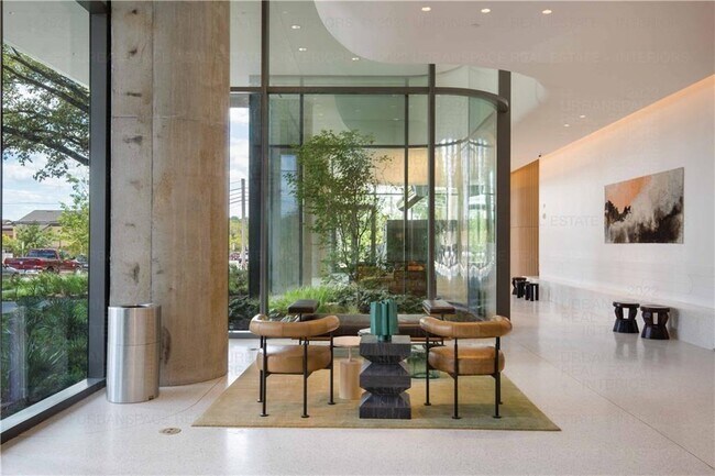 Building Photo - 44 East Ave